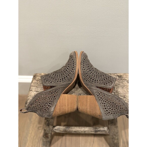 Jeffrey Campbell Taggart Perforated Suede Cutout Booties Taupe Grey 8.5 EUC - Picture 6 of 14